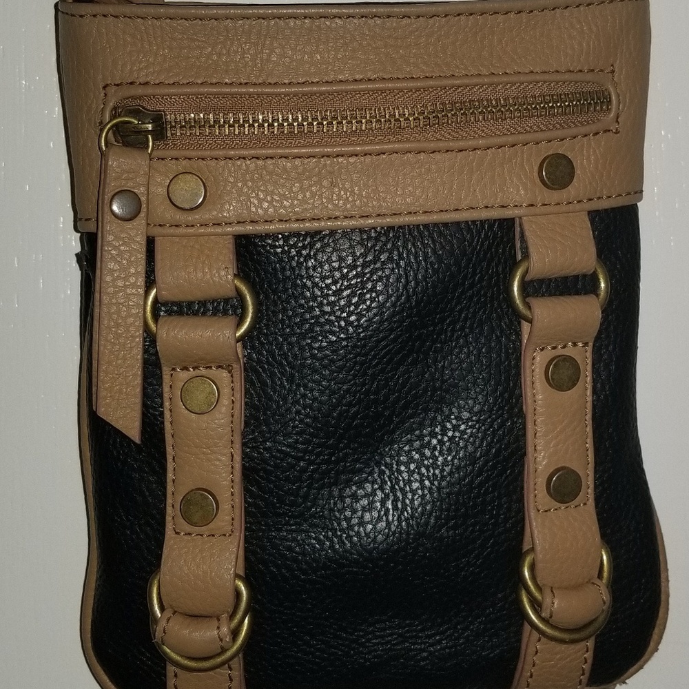🔥Nine West tan & black cross body bag